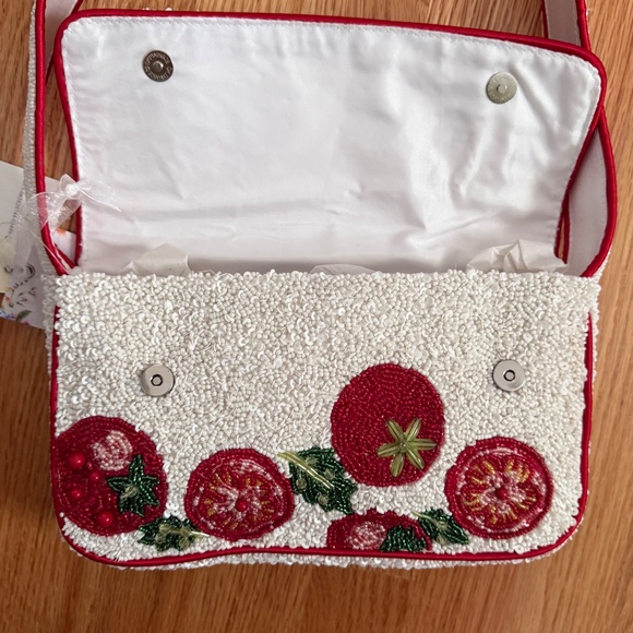 Viral Beaded Tomato Bag - Picture 5 of 7